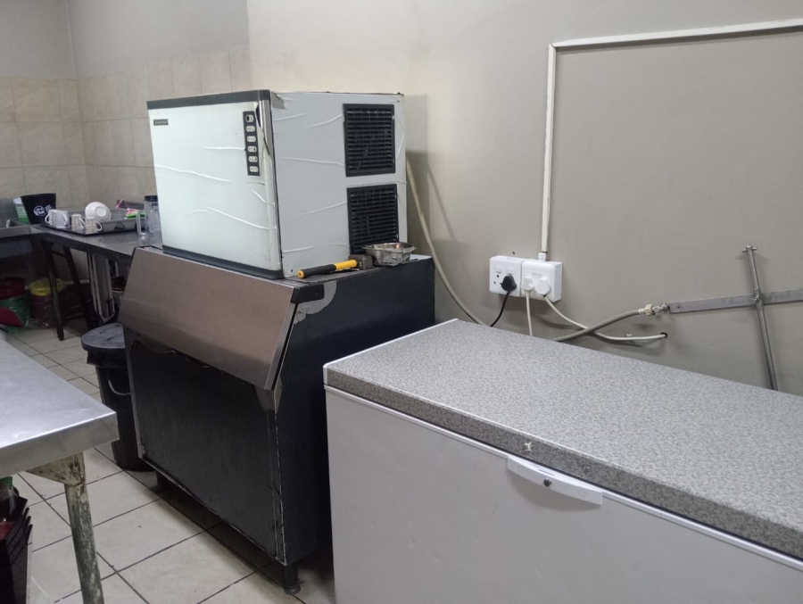 Commercial Property for Sale in Jeffreys Bay Central Eastern Cape